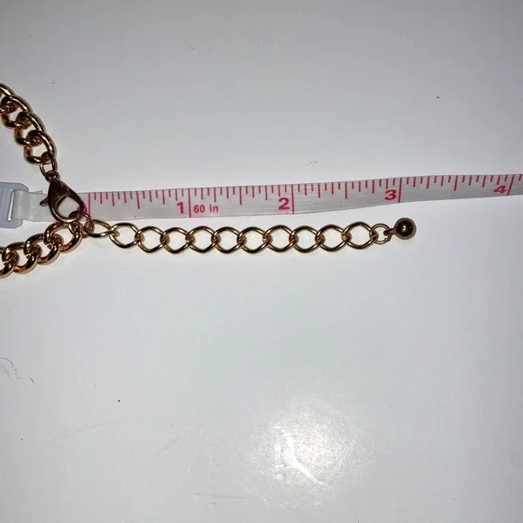 Elegant Faux Pearl and Gold Statement Necklace - Picture 7 of 9